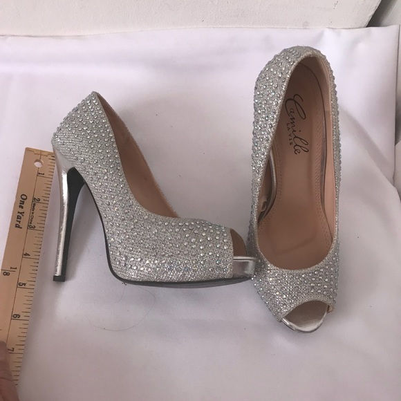 DONATED Rhinestone heels - Picture 1 of 5